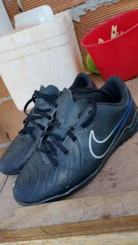 Chuteira society Nike