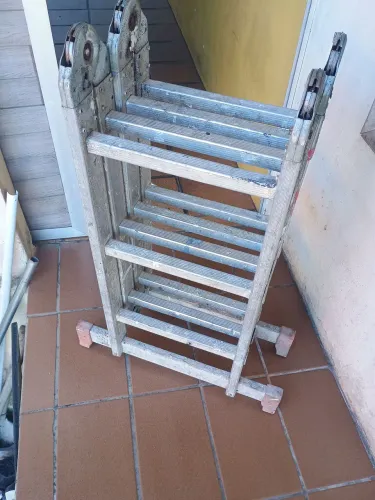 Escada de alumínio