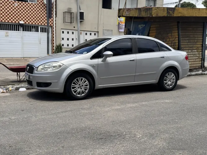 Fiat Linea 1.9/ HLX 1.9/1.8 Flex Dualogic 4P 2010