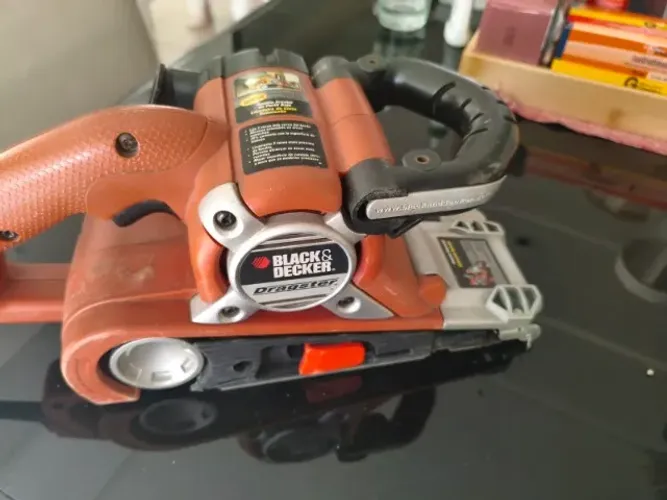 Lixadeira Black & Decker Dragster