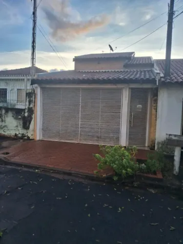 Casa bem próxima ao mercado girroto