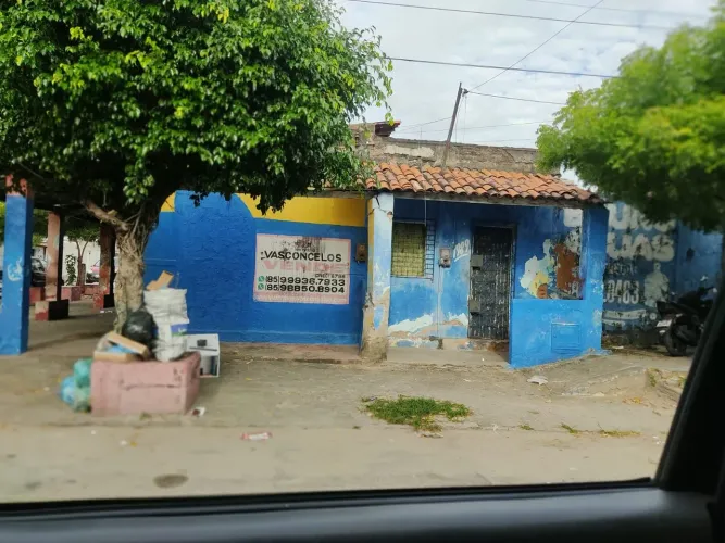 Vendo Terreno de Esquina na Rua Rosinha Sampaio