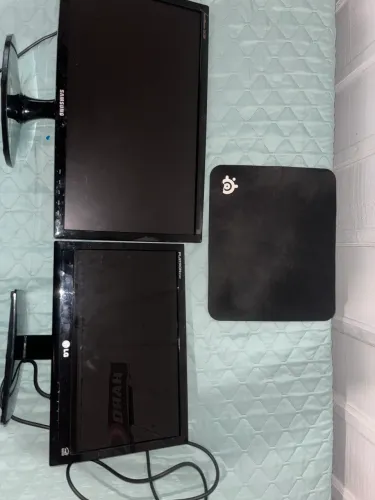 Kit 2 Monitores LG + Samsung + Mousepad SteelSeries