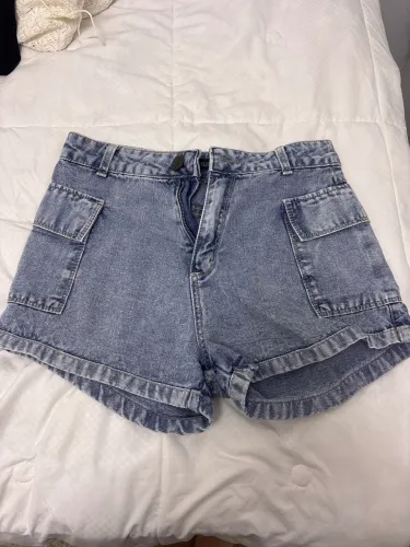 Short jeans