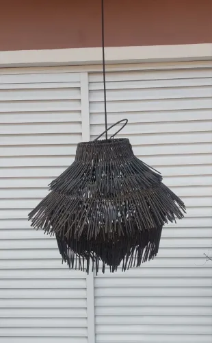 Lustre luminária pendente de ratan preta