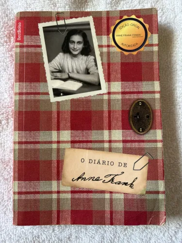 Livro : O diário de Anne Frank- usado, manchado nas pontas mas legível