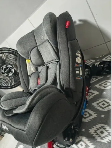 Cadeirinha de carro Fischer price 