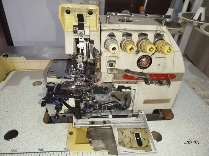 Máquina ponto cadeia 