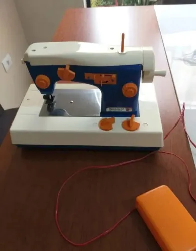 Máquina de costura antiga da estrela<br>Envio pelos correios ou faço olx.