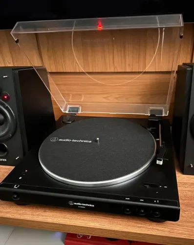 Toca disco Audio Technica AT-LP60XBT
