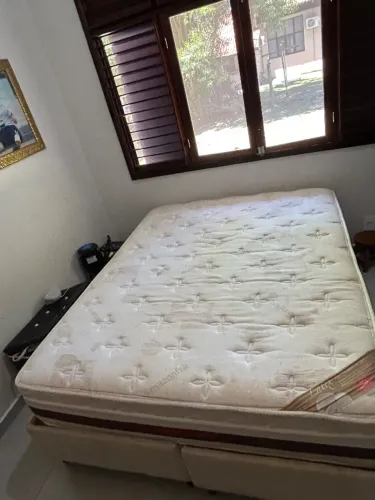 Cama de casal queen