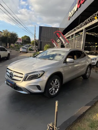 Mercedes-Benz GLA 200 Adv. 1.6/1.6 TB 16V Flex Aut. 2015