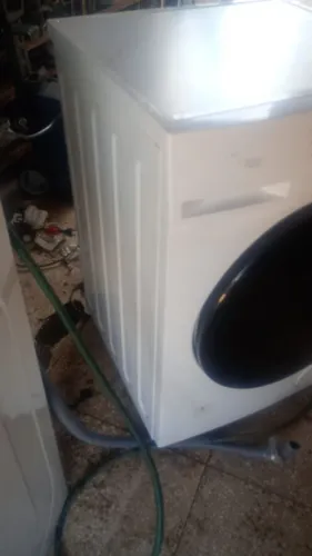 MÁQUINA LAVA E SECA MUITO NOVA DOU GARANTIA DE 6 MESES FAÇO A ENTREGA GRÁTIS