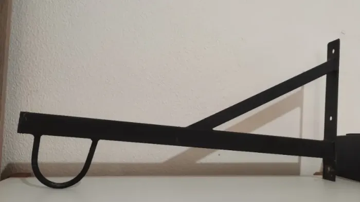 Suporte de parede para saco de pancada