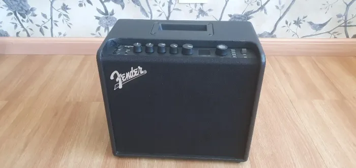Caixa Amplificadora Fender MUSTANG LT25 NOVINHA