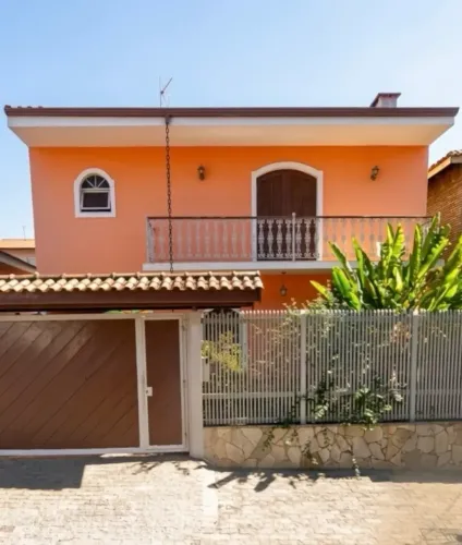 Casa para venda possui 230 metros quadrados com 4 quartos em Atibaia Jardim - Atibaia - Sã