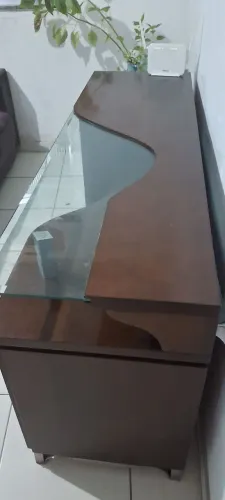 Vendo rack de madeira maciça usado e em boas condições 
