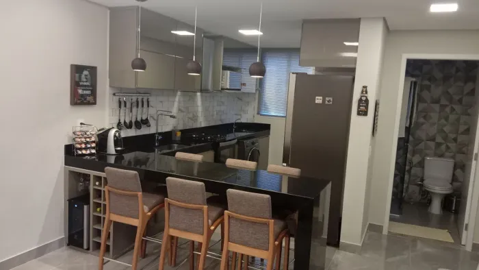 Banquetas Premium em Madeira Maciça - Sob Medida