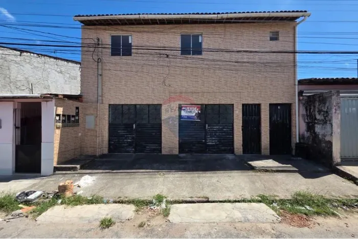 05 casas à venda pelo preço de uma, próximo a feirinha do Tabuleiro.