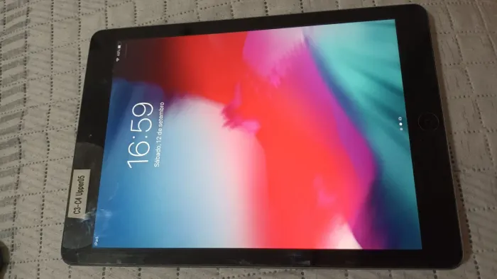 Ipad Air 32 gb de memória. Capa verde. Cor Prata. Entrego pessoalmente. Frete Grátis no Br