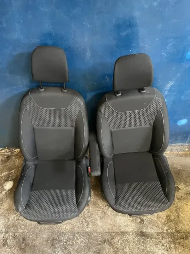 Jogo banco Renault oroch 2017 a 2025