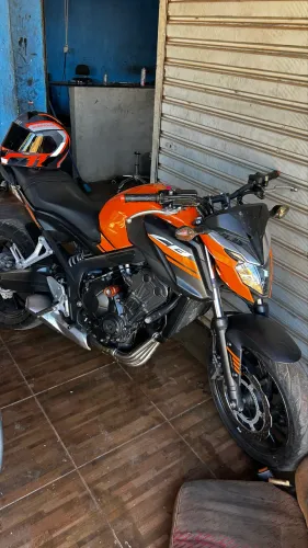 Vende cb650f moto extra 2 par de pneu novos revisada!