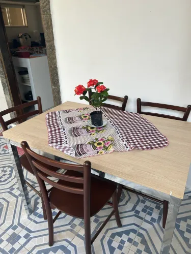 Mesa com 4 cadeiras