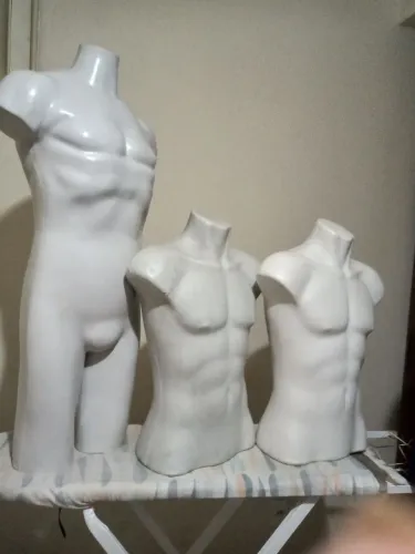 Vendo três meio manequim por R$170,00