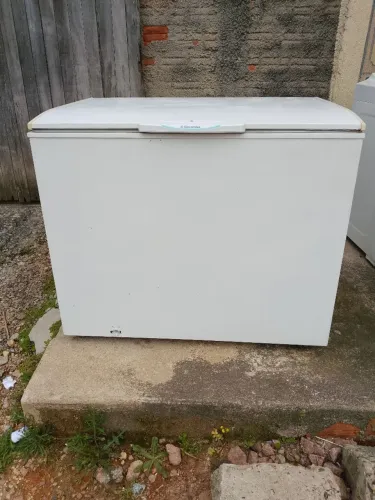 Freezer Electrolux 305 litros