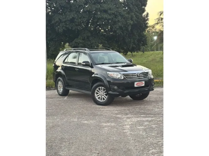 Toyota Hilux SW4 SRV D4-d 4X4 3.0 TDI Dies. AUT 2013
