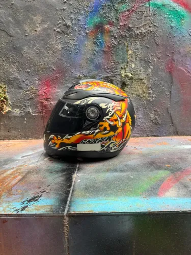 Capacete bom Shockskateboard