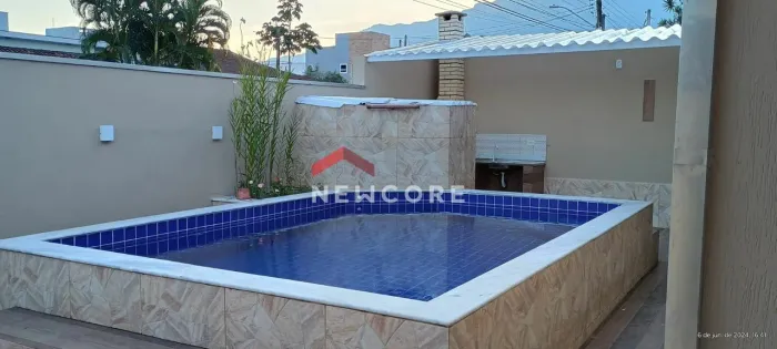 Casa em Avenida Gercina Luna Ferraz - Massaguaçu - Caraguatatuba/SP