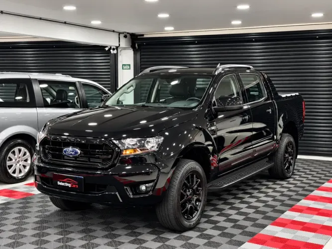 Ford Ranger Black 2.2 4X2 CD Diesel AUT 2023