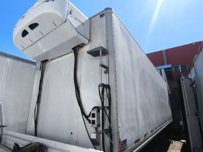 Baú de truck refrigerado 8,0