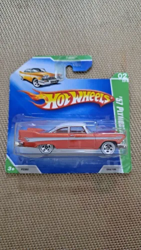 Miniatura Hotwheels '57 Plymouth Fury 1/64 (Lacrada)