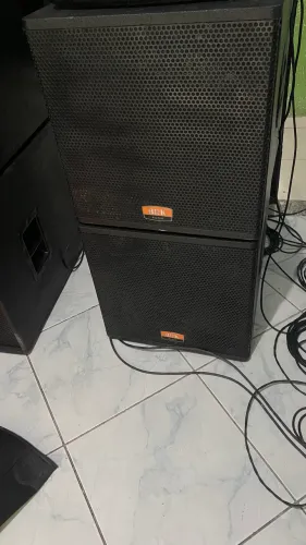 Cx de sub ativa de 15 sem os falantes