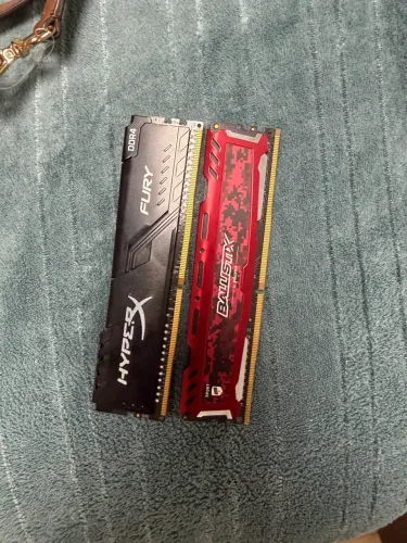 Memória RAM DDR4 2 x 8GB (2400mhz)