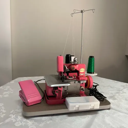 Máquina de costura overlock chinesinha gn1