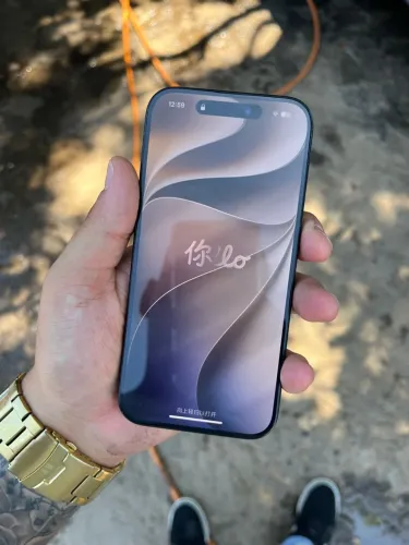 iPhone 15 pro 128 gigas