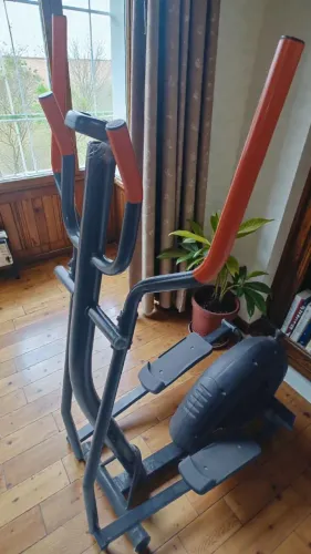 Eliptico para exercício físico.