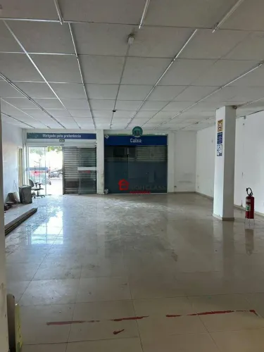 Loja Ampla de 230m² de Frente para o Mar na Praia da Costa!