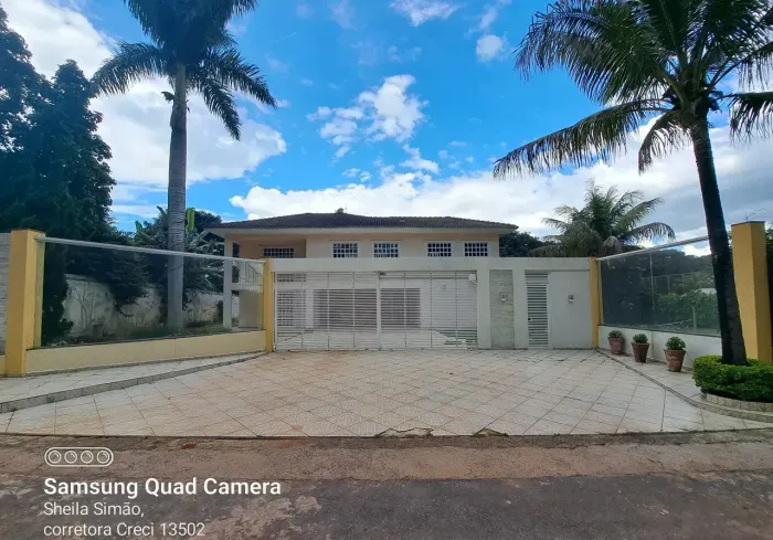 Casa a venda na SMPW Qd 3 Park Way com 5 quartos sendo 3 suítes, piscina, churrasqueira, f