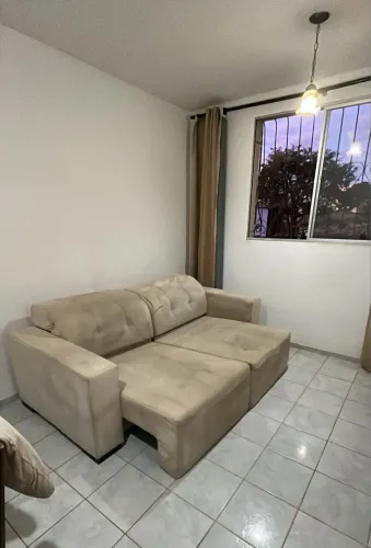 Sofá e máquina de lavar 