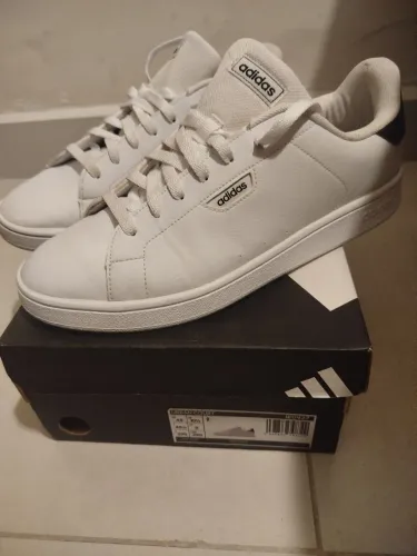 Tênis Adidas 