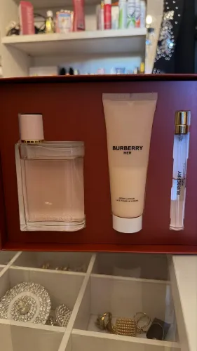 Kit Her - Eau de Parfum 100ml + Body Lotion 75ml + Purse Spray 10ml 