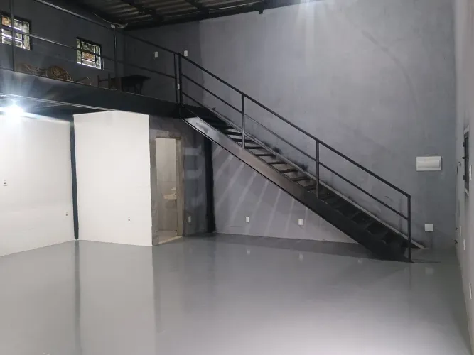 Salão/Barracão 93,50m² [[ÓTIMA OPORTUNIDADE]] ACEITA TROCA !