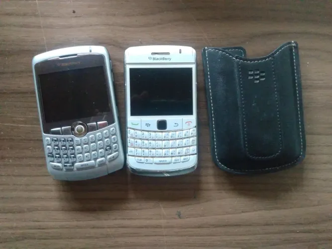 2 celular BlackBerry antigo para colecionador