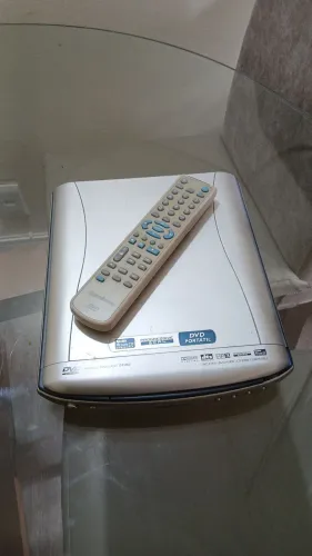 Dvd gradientes com controle, funcionando