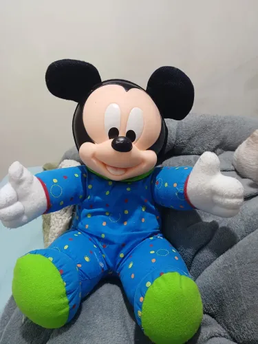 Mickey de pelúcia rosto de plastico