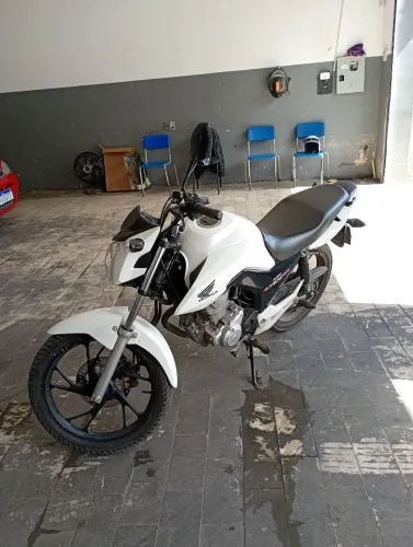 Moto CG Honda Cargo 160 Ano 2020 Zera e Emplacada 2026 com um Baú de Brinde.